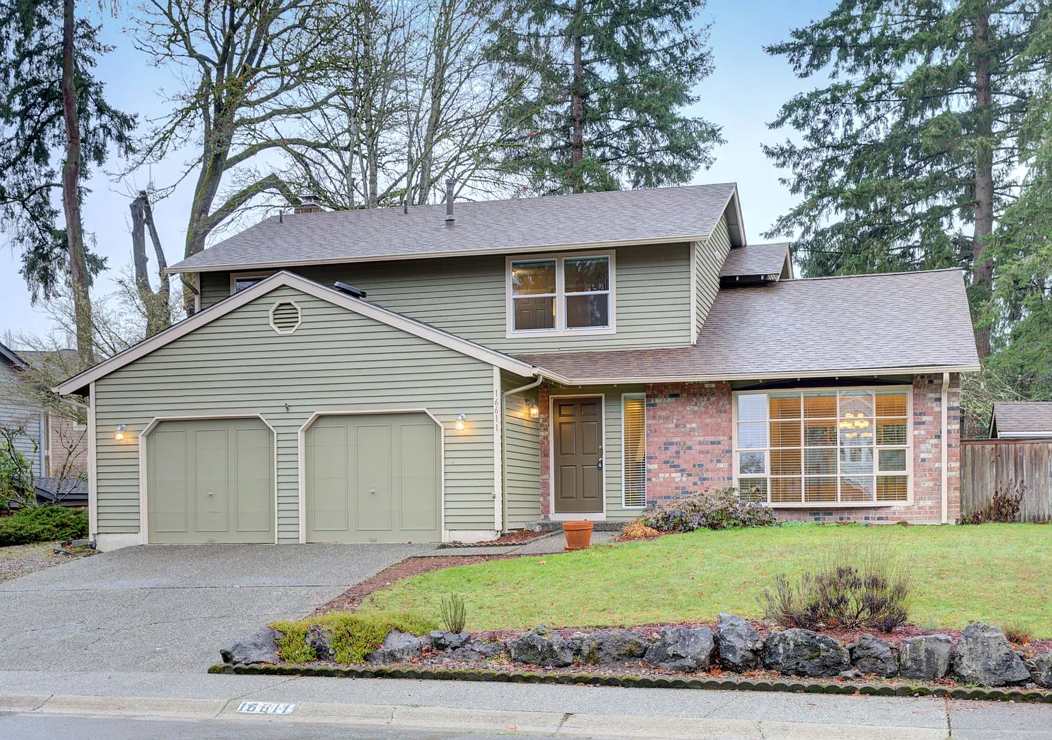 4Bd/2.5Ba Redmond Home — Photo 1