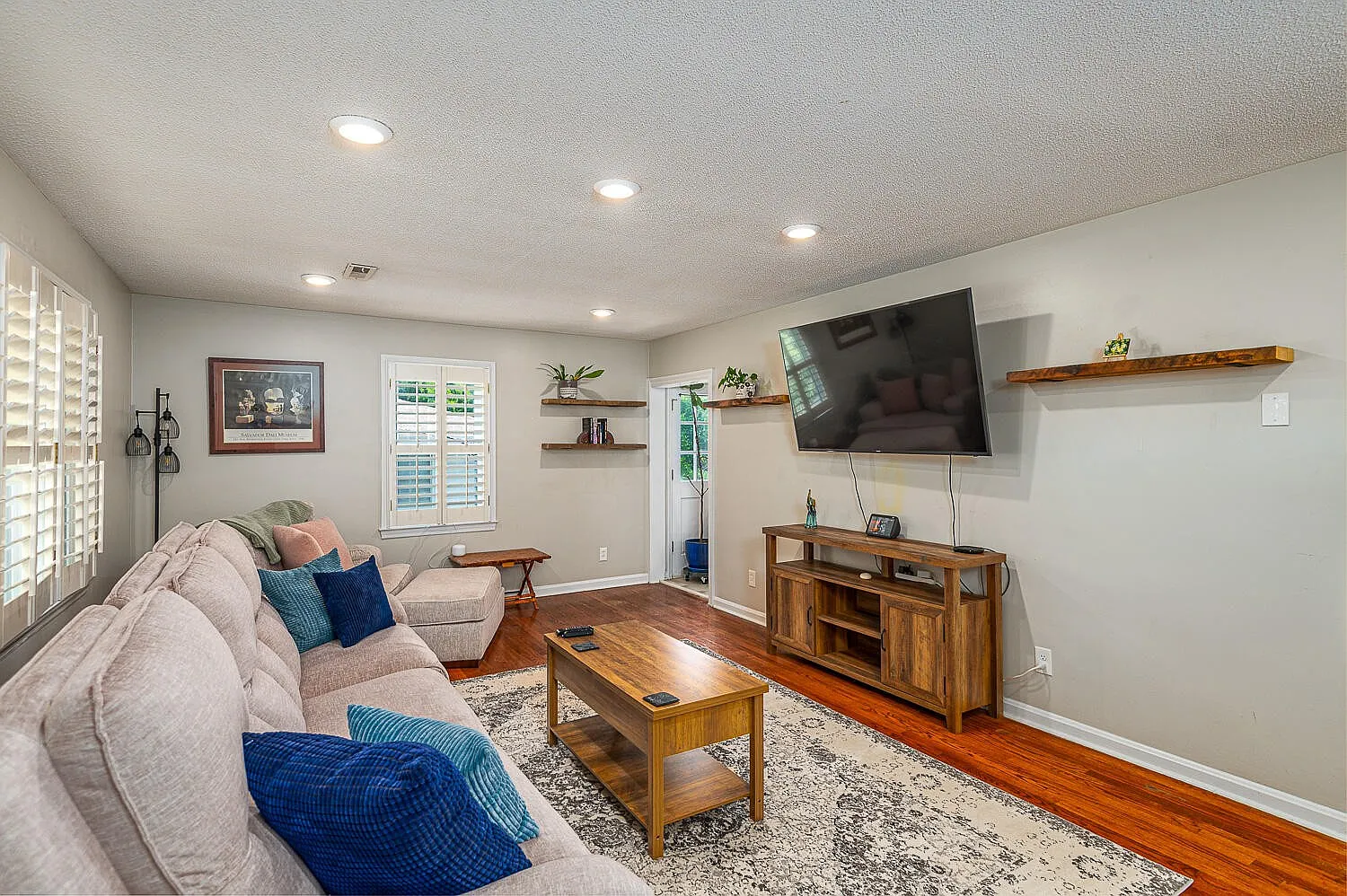 4 bed, 3.0 bath, 2794 sqft, $3,000 — Photo 3