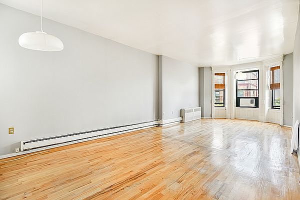 1st image of 80 Saint James Pl APT 4A