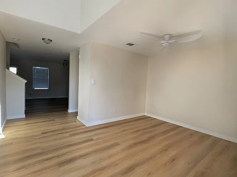222 Phillips St — Photo 9