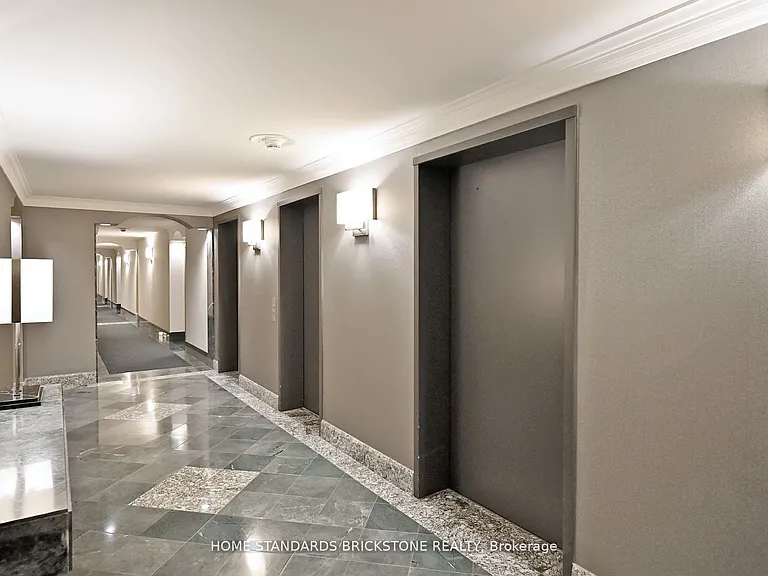 110 Bloor St W #1009 — Photo 48