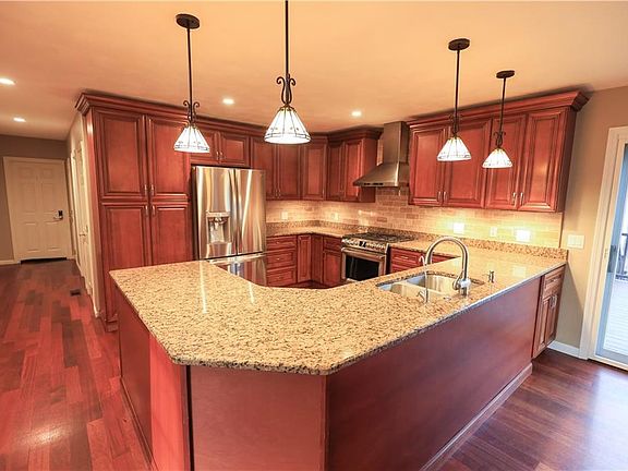 3rd image of 244 Beechwood Dr