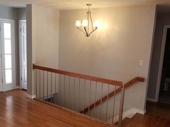 5th image of 430 Redwood Dr