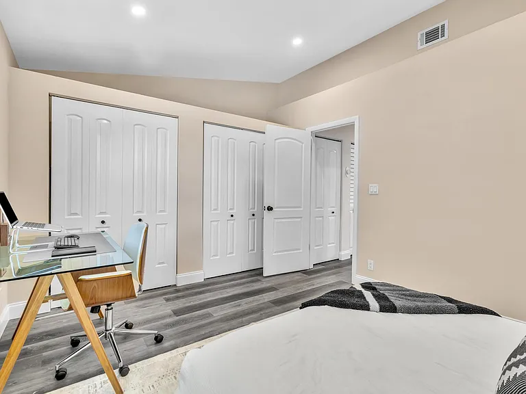 1801 NE 15th Ave #1801 — Photo 34