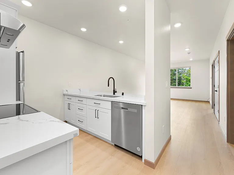 146 Prince Ave — Photo 22
