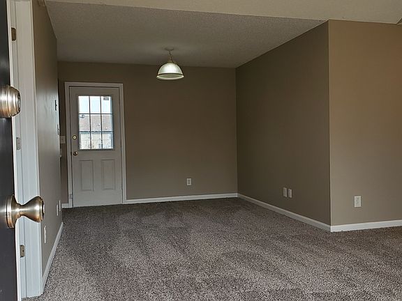 4th image of 426 Cranklen Cir