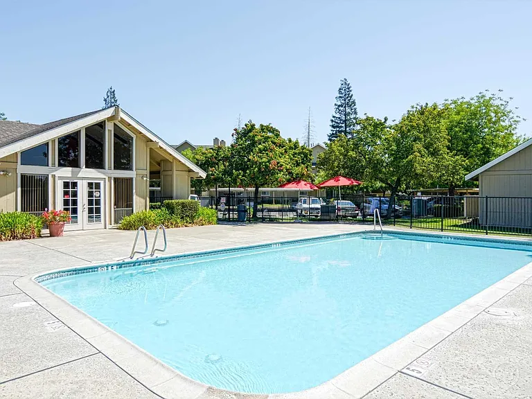 Willow Glen — Photo 33
