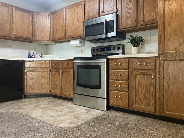 2150 Ridge Dr #12 — Photo 9