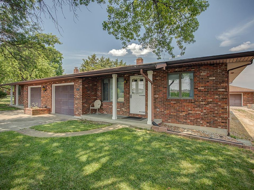 1131 E Market St, Red Bud, IL 62278 Zillow