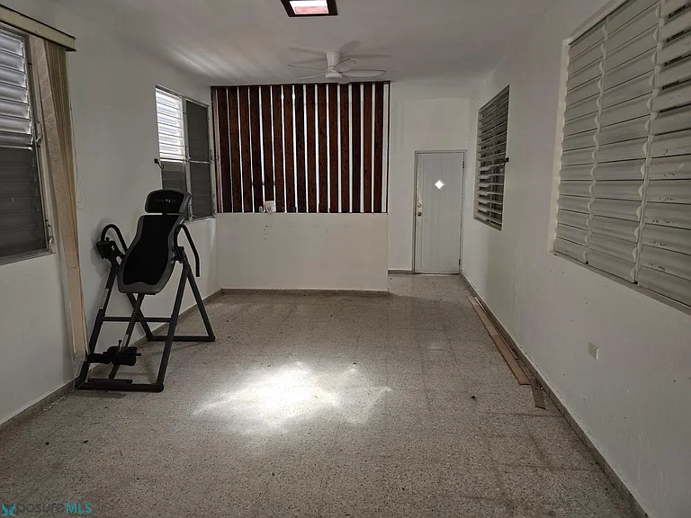 0 Calle 1 — Photo 16