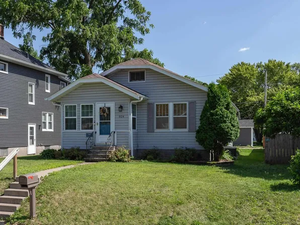 824 20th Ave, Moline, IL 61265