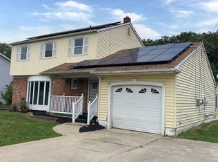 506 Jamestown Rd, Edgewater Park, NJ 08010