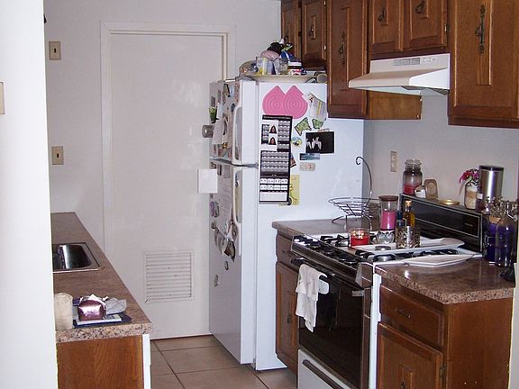 3rd image of 90 Glen Hollow Dr