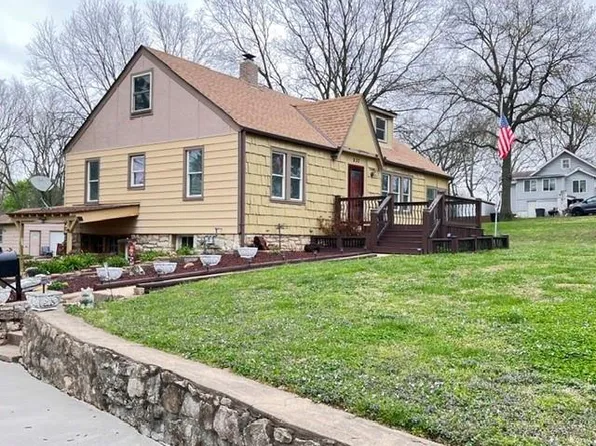 832 W 30th St, Independence, MO 64055