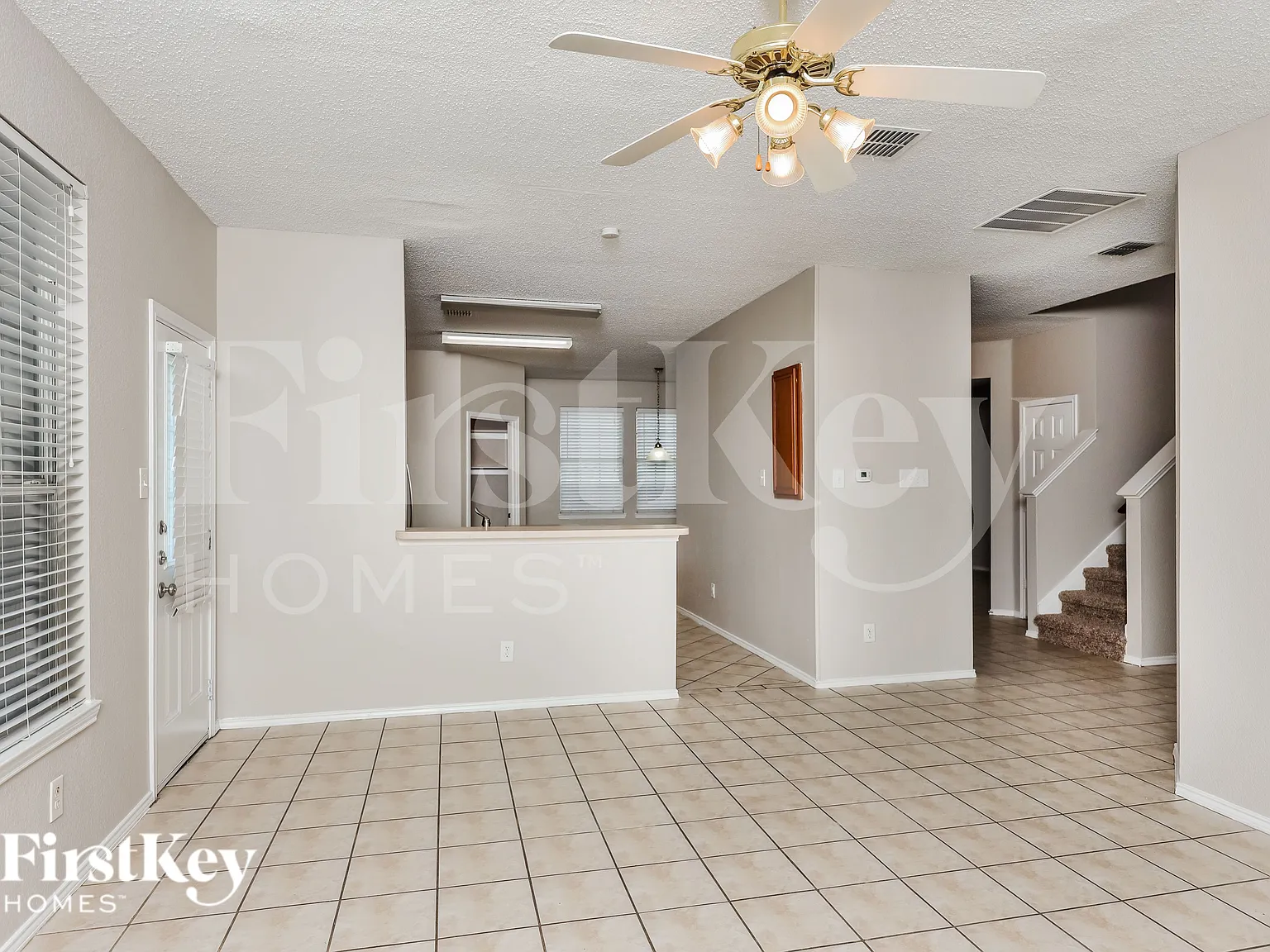 4 bed, 2.0 bath, 2260 sqft, $2,815 — Photo 4