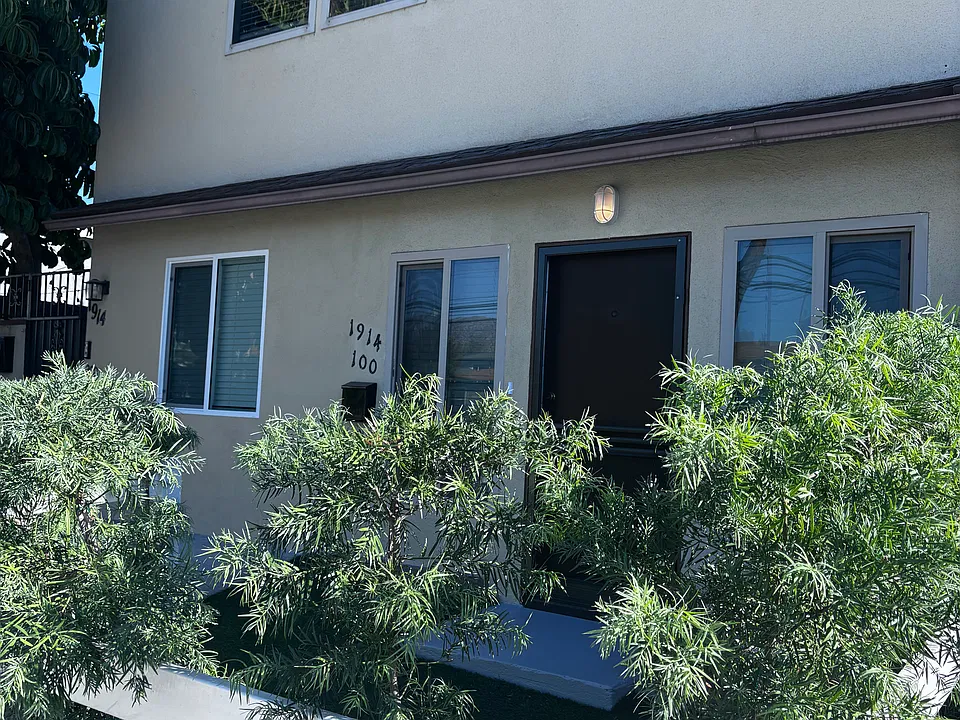 1914 W Alameda Ave #100