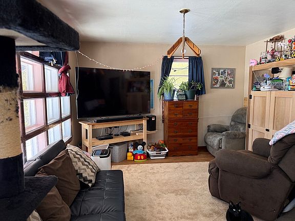 5th image of 311 Cummington Rd