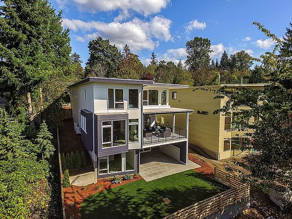 4th image of 5015 112th Ave NE