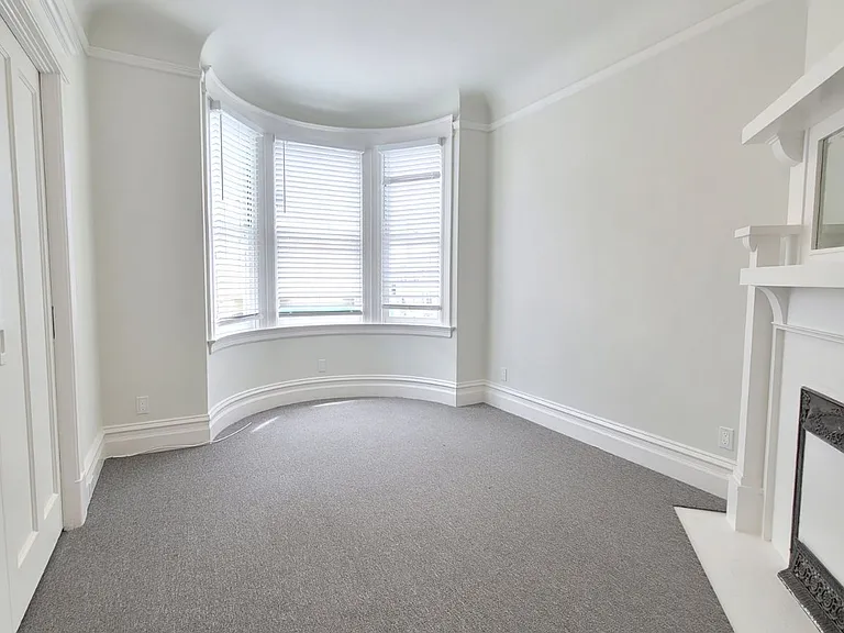 1858 Stockton St #1858 — Photo 4