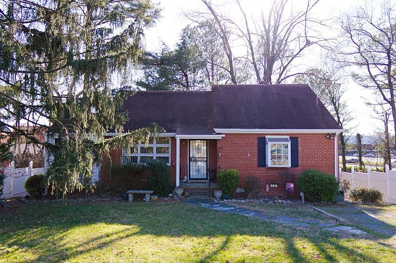 1st image of 8815 Dena Dr