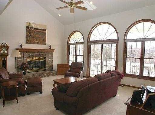 2nd image of 4765 Stonehill Ln