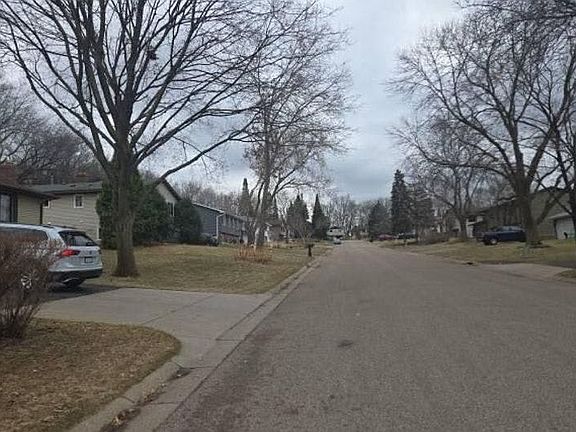 5th image of 488 Crestview Dr S