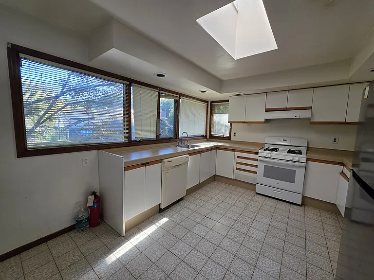 350 E Harriet Ave #2 — Photo 5