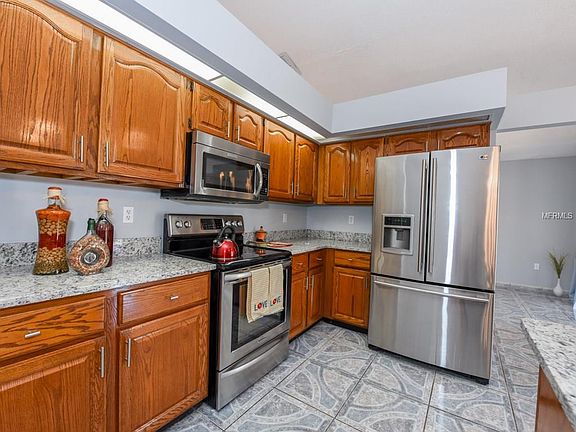 5th image of 109 Hollyhock Ct