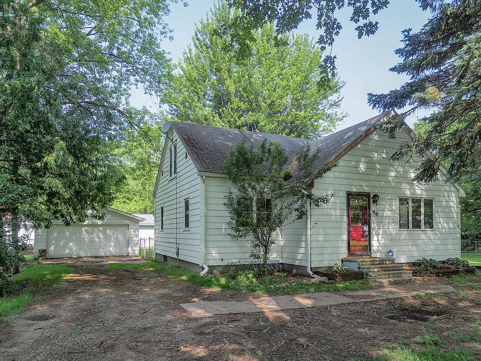 1st image of 90 30th St S