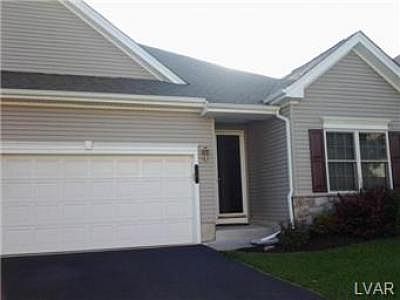 1st image of 10 Canterbury Ln