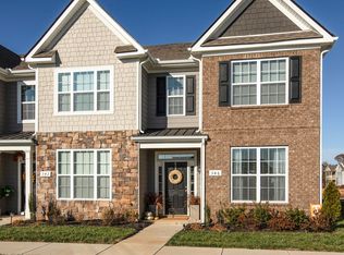 346 Manor Row, Pleasant View, TN 37146