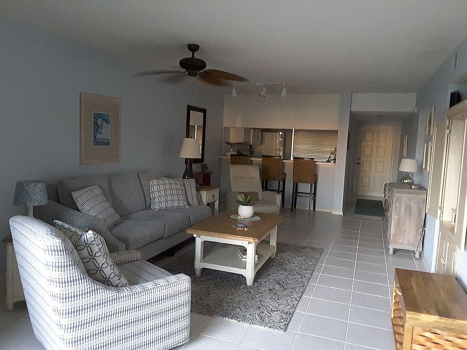 1st image of 4121 Lorene Dr Unit 202