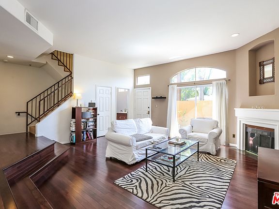 3rd image of 4433 Tujunga Ave Unit 2