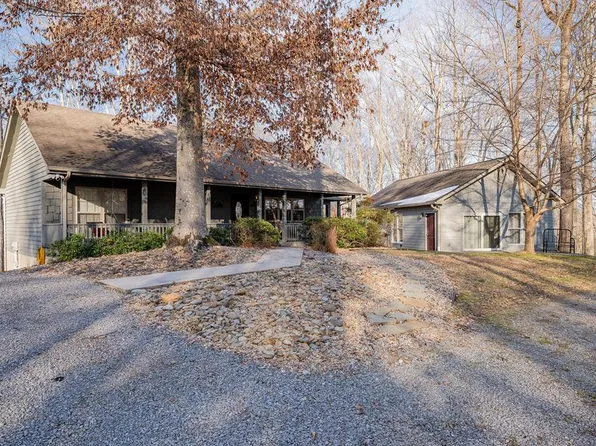 105 Seminole Ln, Byrdstown, TN 38549