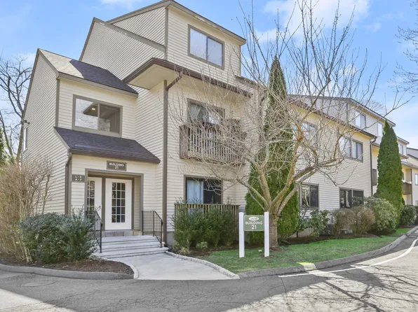 2435 Bedford Street #21-B, Stamford, CT 06905
