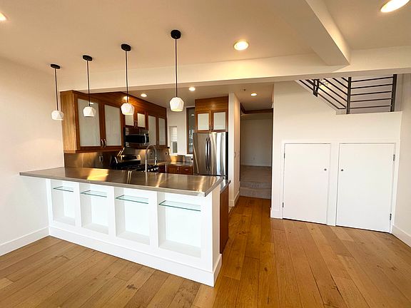 5th image of 321 Langton St Unit 11