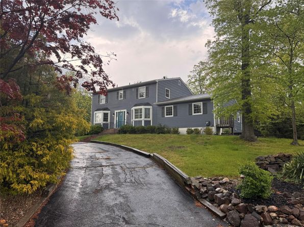 8 Rolling Way, New City, NY 10956