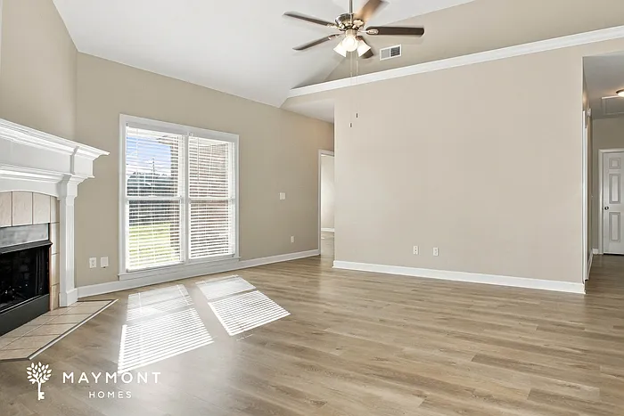 3 bed, 2.0 bath, 2681 sqft, $2,556 — Photo 4