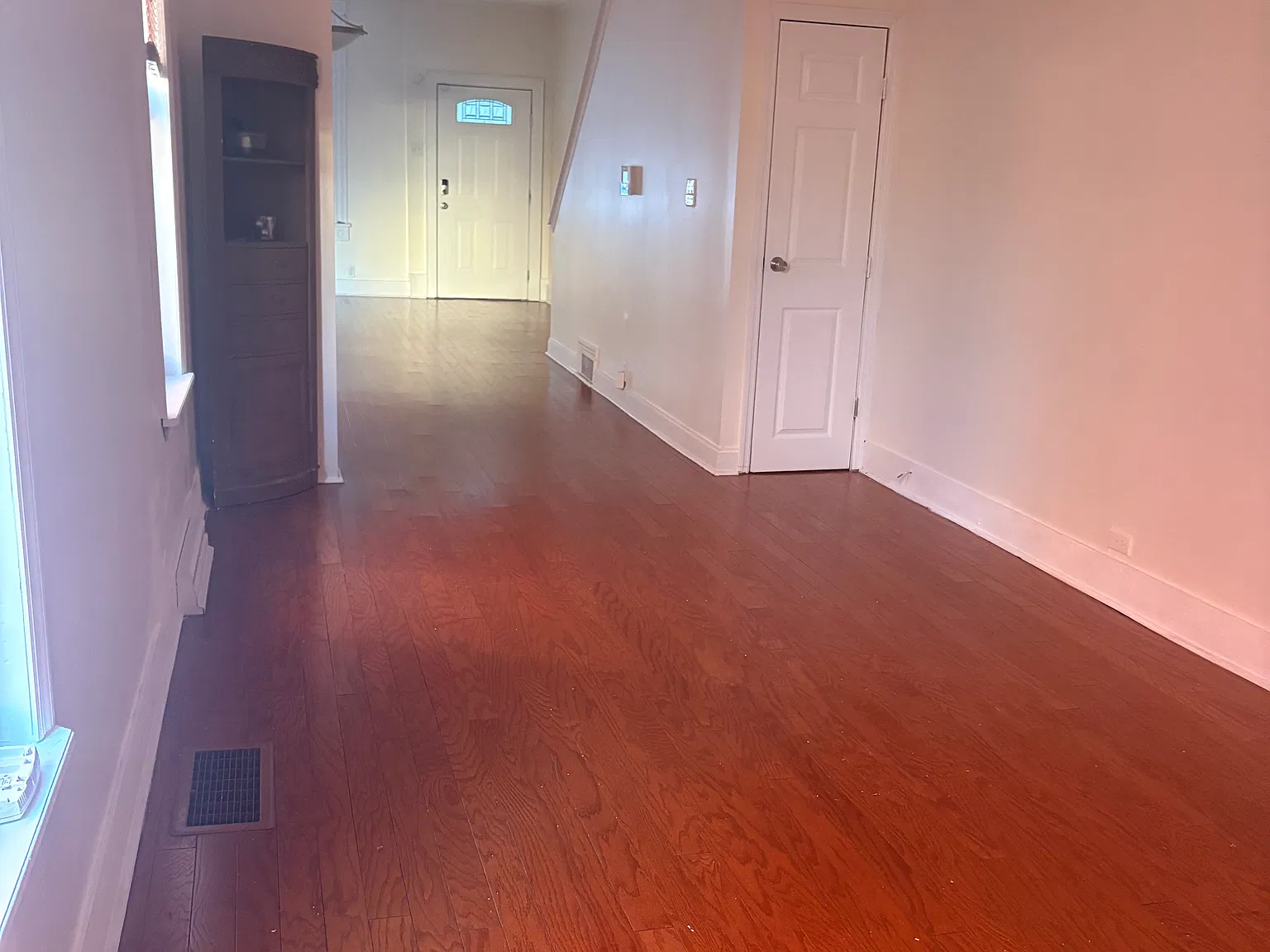 5 bed, 1978 sqft, $1,800 — Photo 1