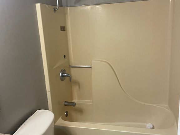 5th image of 121 E Heights Ave APT A