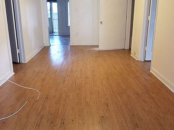 3rd image of 440 SE Camp St