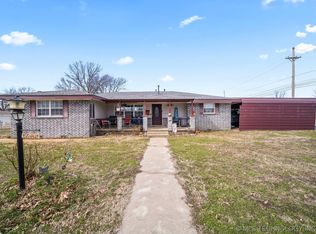 902 Karen Ave, Pryor, OK 74361