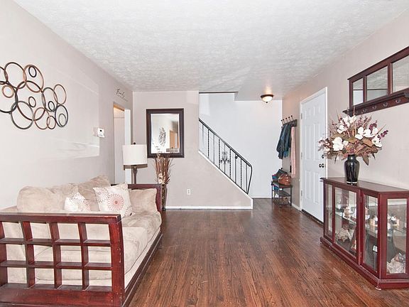4th image of 11311 Gravenhurst Dr