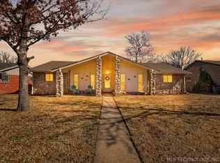 1224 Saddle Ln, Bartlesville, OK 74006