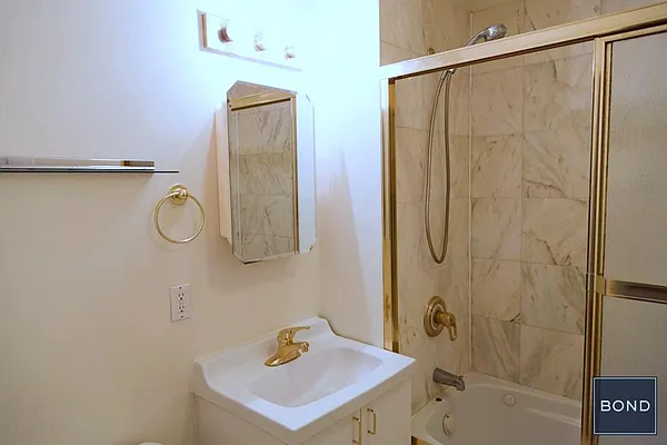 Rented by Bond New York | media 8