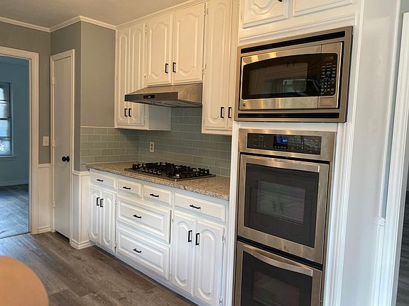 3rd image of 2608 Briarwood Dr