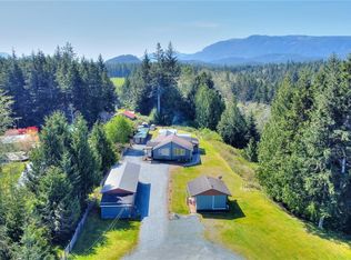 1101 Ewen Rd, Mount Waddington, BC V0N 2R0