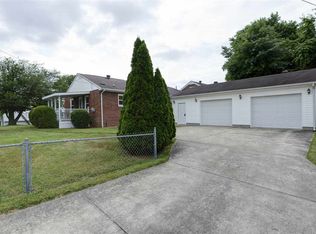 6215 E Gate Rd #A, Huntington, WV 25705