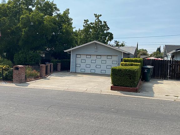 4th image of 3432 Francis Dr