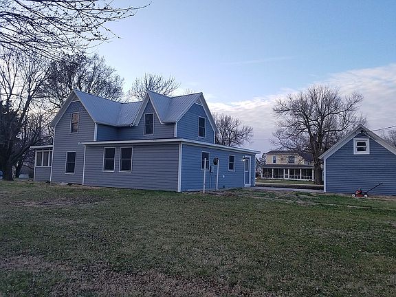 4th image of 1001 Highland St